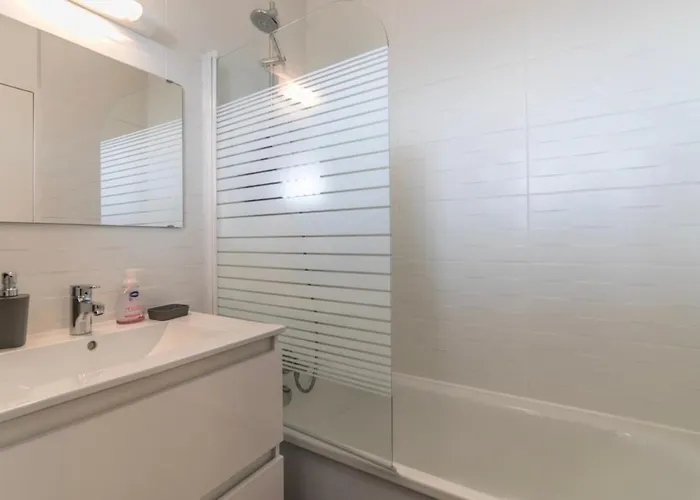 Lägenhet A A 3 Min A Pied De La *